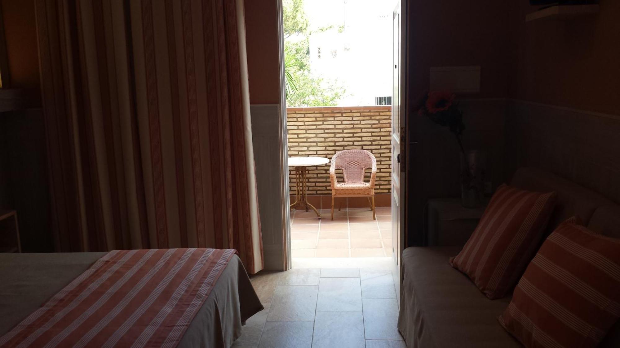 Hostal Noli Chiclana de la Frontera Eksteriør bilde