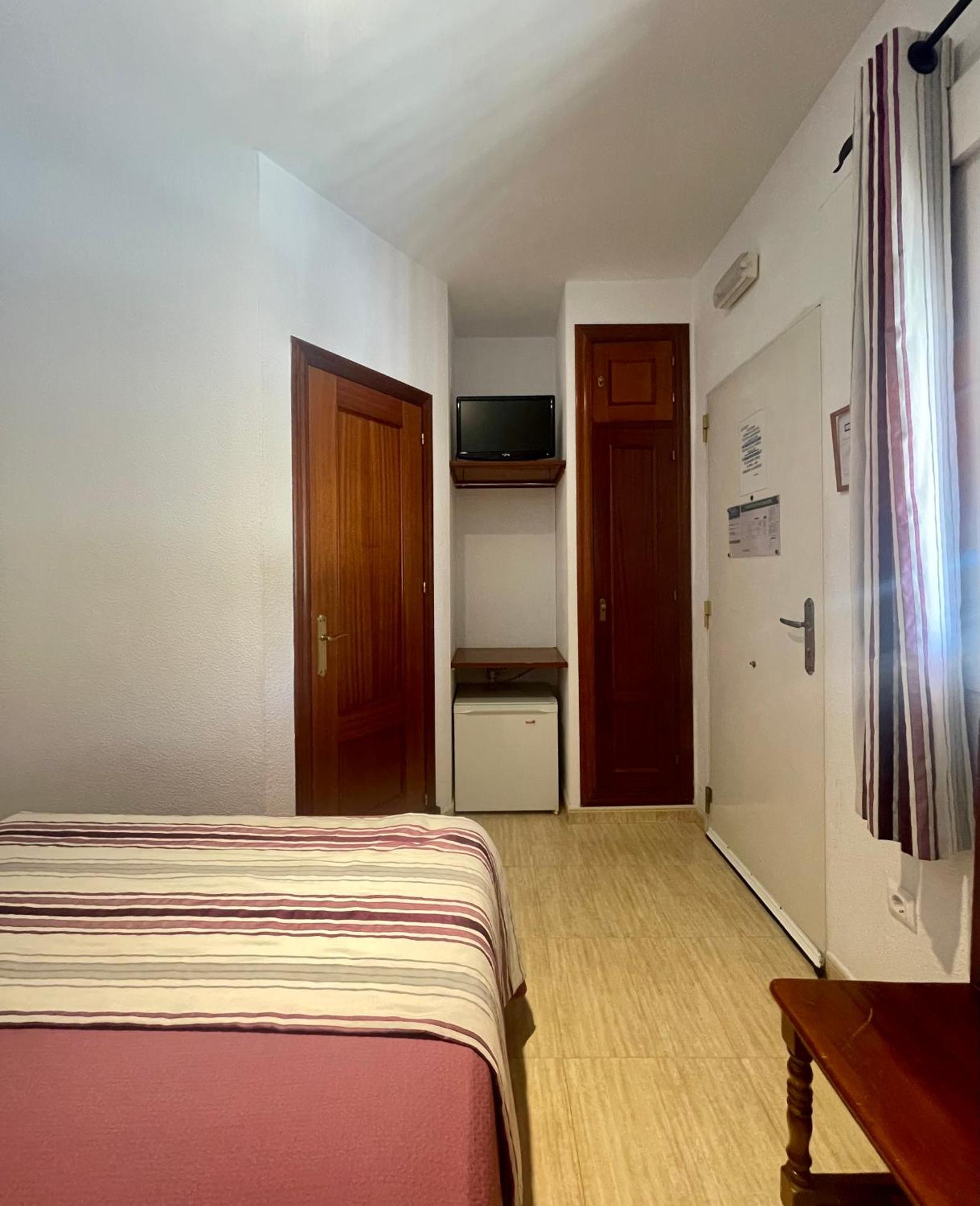 Hostal Noli Chiclana de la Frontera Eksteriør bilde